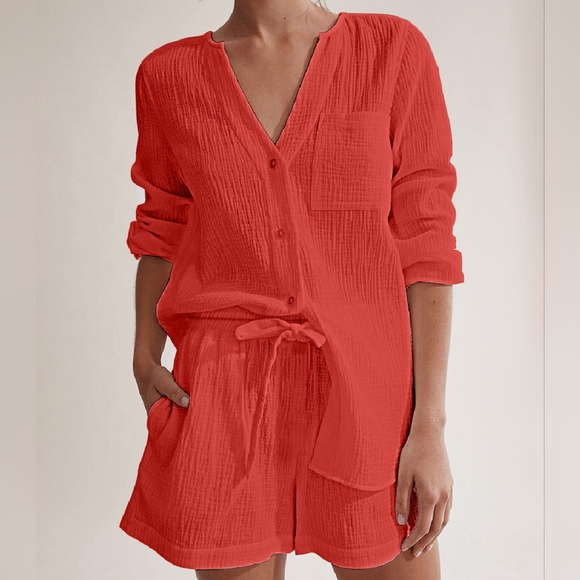 Versatile Notched Top and Shorts Set - Picture 9 of 11